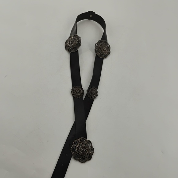 New York Studio made in Italy leather belt size medium color black floral buckle - Picture 2 of 2